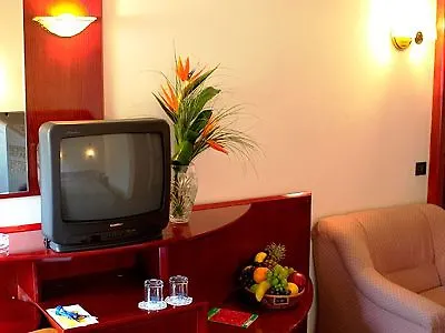 グロリア パレス 3*