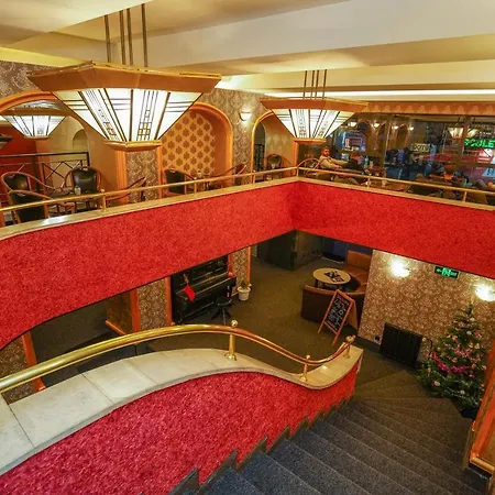 Club Hotel