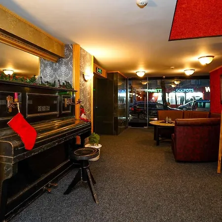 Club Hotel 3*