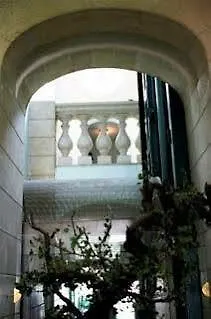 Club Hotel